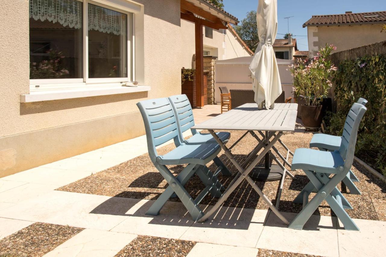 Une Belle Maison Dans Un Havre De Paix Montamisé Extérieur photo